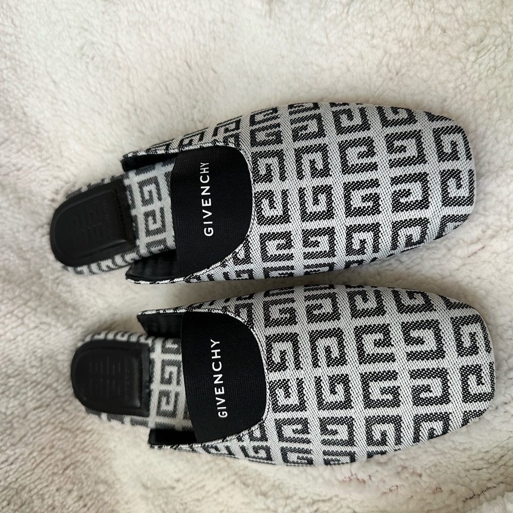 Givenchy Black Sandals Eden Slides Turnlock Logo Leather Shoes Flats size 40